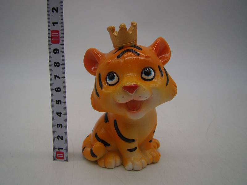 Сувенир Тигр копилка в короне 10см 3783 (00655)