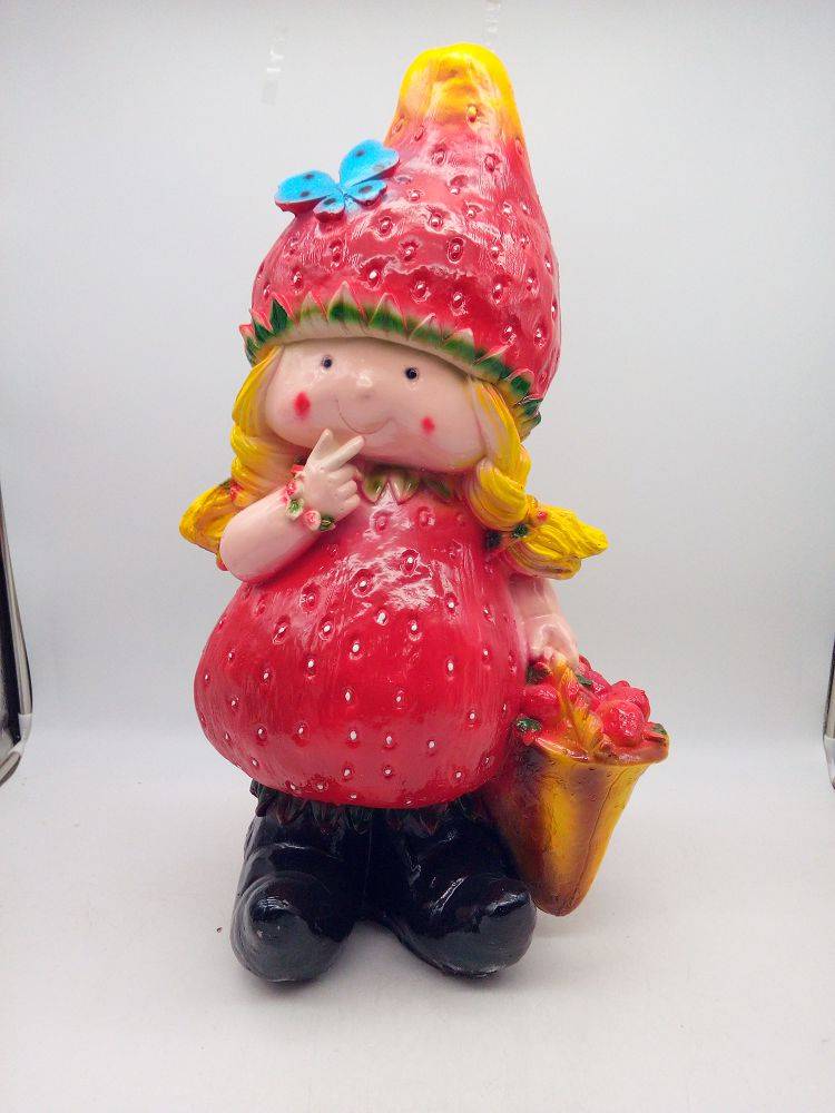 Фигура Девочка клубничка 65*35см.(02880)
