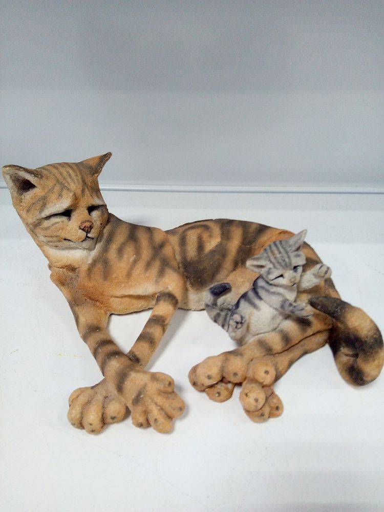 Сувенир кошка с котенком 10*23см (06684)